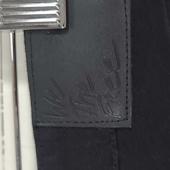 We The Free Jeans Women's sz 31 Black High Rise Loose Leg Distressed Denim Jean - Picture 5 of 10